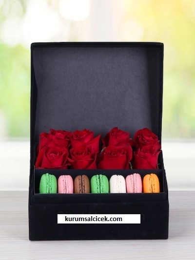 Kutuda Makaron ve Güller