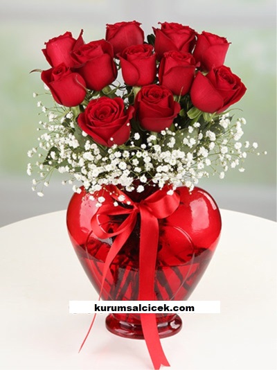 Kalp Cam vazoda 11 Ad. Kırmızı Gül