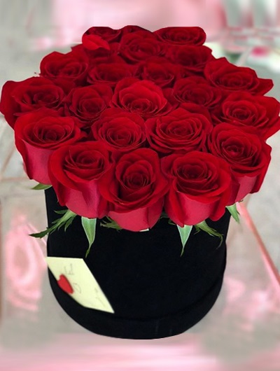 Kutu İçerisinde 21 Adet Kırmızı Gül 5630